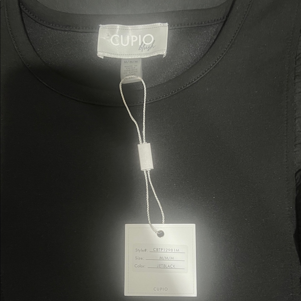 Chic Black Ruffle Blouse - Picture 2 of 4